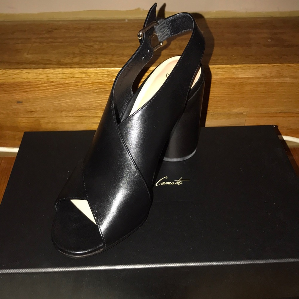 Cylinder hi heel sandal